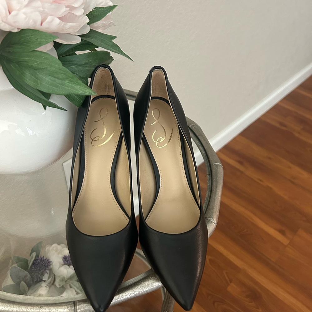 Elegant Black Women's Pumps